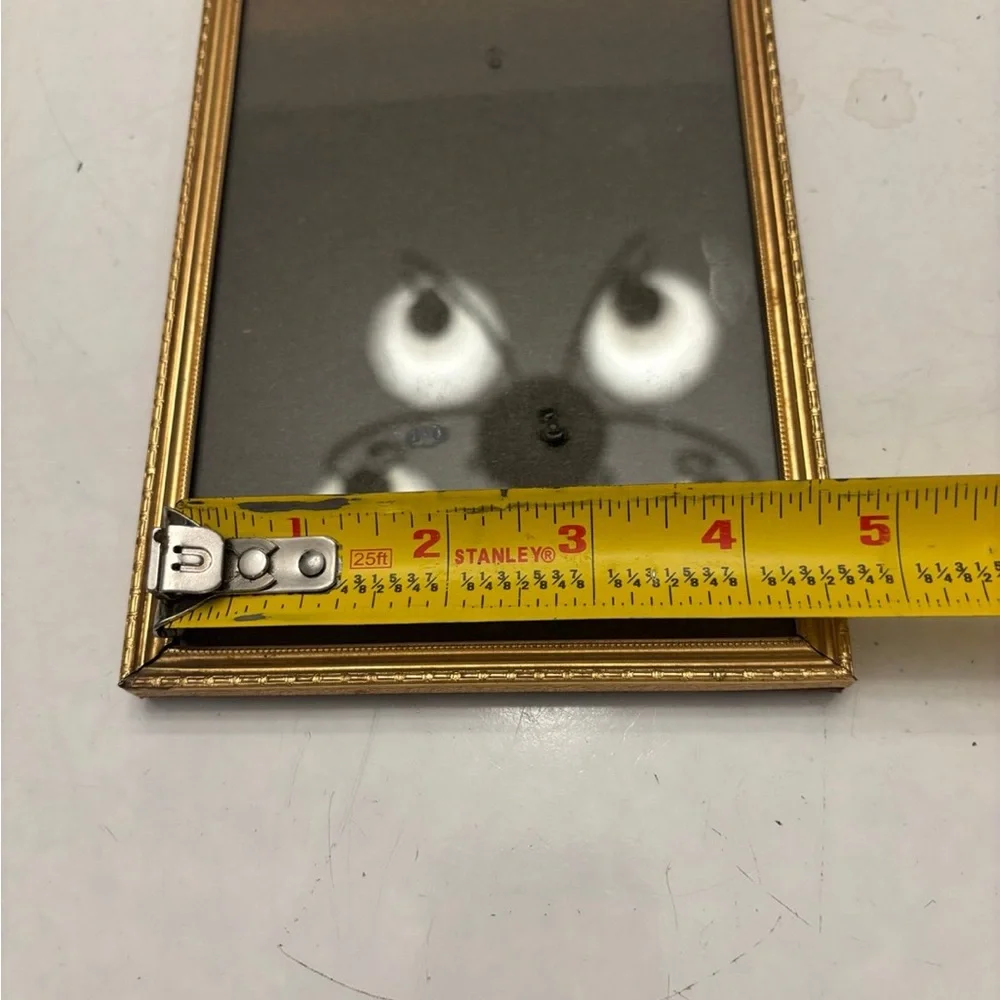 7” x 5” golden color picture frame